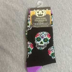 Women’s Size 6-12 Greenbrier International Day Of The Dead Skulls Crew S…